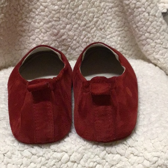 NEIMAN MARCUS BY ACORN RED SUEDE FLATS W10 - Picture 6 of 9